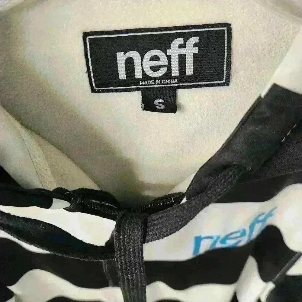 Neff black and white striped, lined, hooded, logo, zip-up jacket size small - Picture 2 of 9